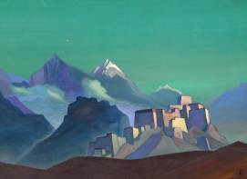 Nyikolaj Konsztantyinovics Rerih egyik festménye, lila hegyeket ábrázol, zöld égboltot