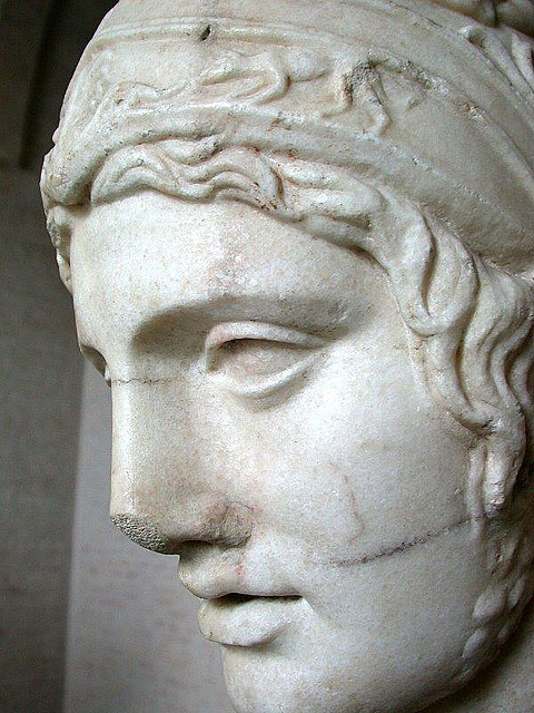 görög női szoborfej