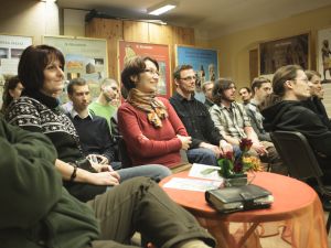 Az írórangadó résztvevői az eredményhirdetés közönsége